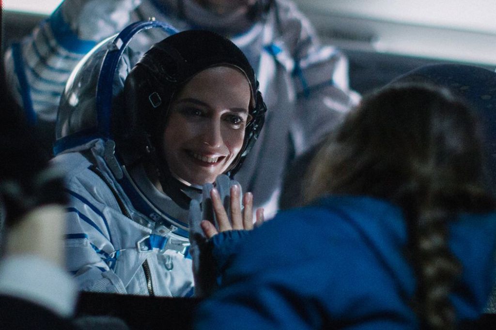 Review: Próxima o cortando el cordón&nbsp;umbilical.