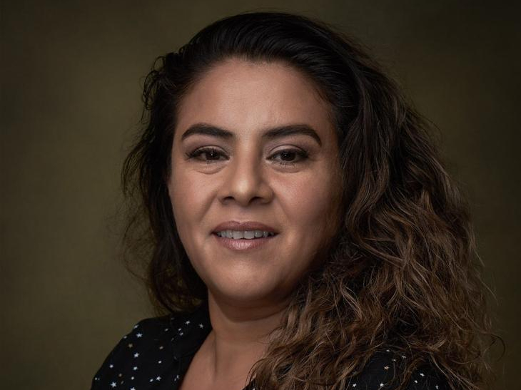 Women we love: Entrevista con Verónica Valadez, productora de 50 o Dos ballenas que se encuentran en la&nbsp;playa