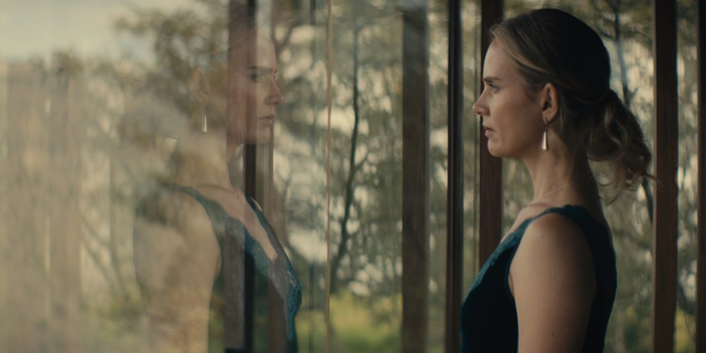 #TIFF2021 Film Diary: la fragilidad de una jaula de cristal en Lo&nbsp;Invisible