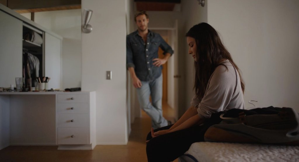 Film Diary #LosCabos10: Violet — lidiando con nuestros pensamientos&nbsp;intrusivos