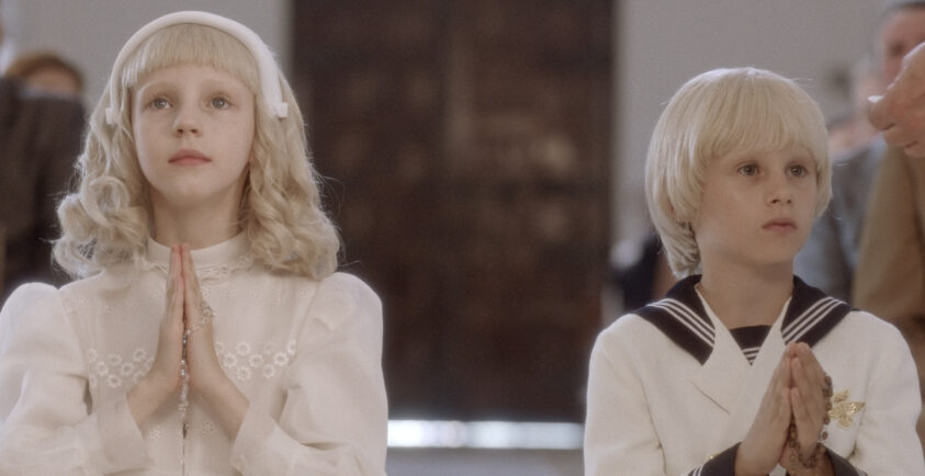 Film Review: Tin y Tina – Cómo generar una conversación post película y resucitar una canción de los ochentas al mismo&nbsp;tiempo