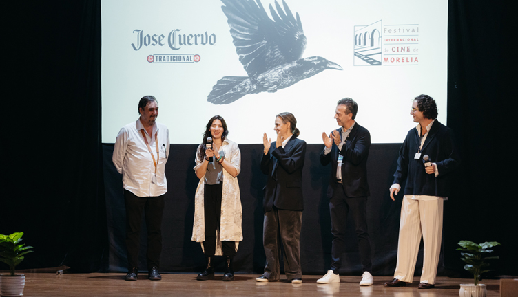 Lila Avilés recibe el Premio José Cuervo Tradicional en el&nbsp;#FICM2024